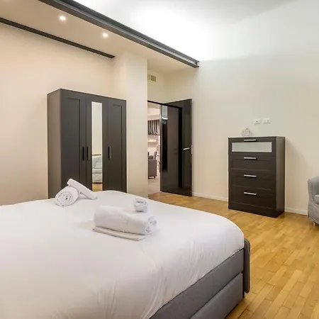 Comfortable 3 Bedrooms Apartment Few Steps From Duomo Milan Exterior photo