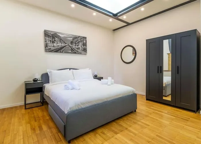 Comfortable 3 Bedrooms Apartment Few Steps From Duomo